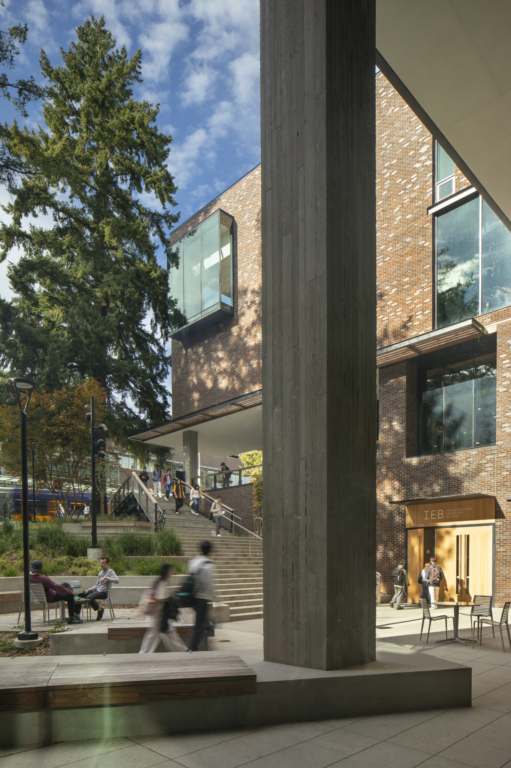 The Interdisciplinary Engineering Building | Image 7/9